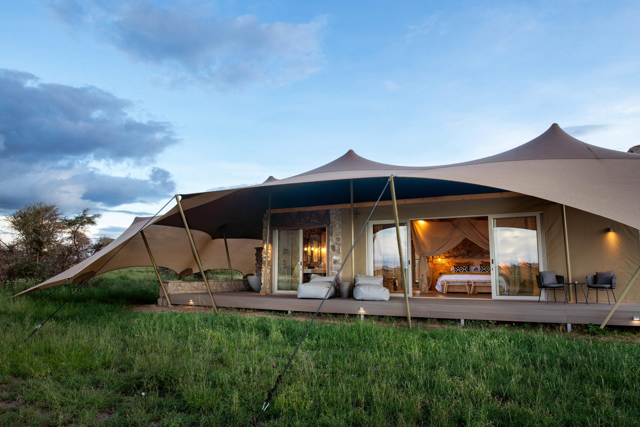 What Is the Difference Between a Budget and a luxury safari in Tanzania?
