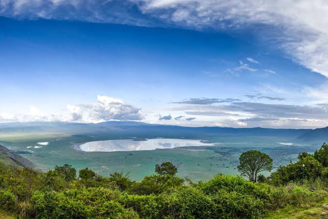 What Is the Best Time of Day to Enter the Ngorongoro Crater?